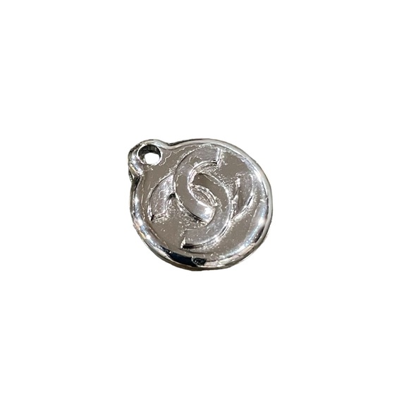 Authentic CHANEL Zipper Pull Silver CC Logo Vintage - Picture 2 of 11